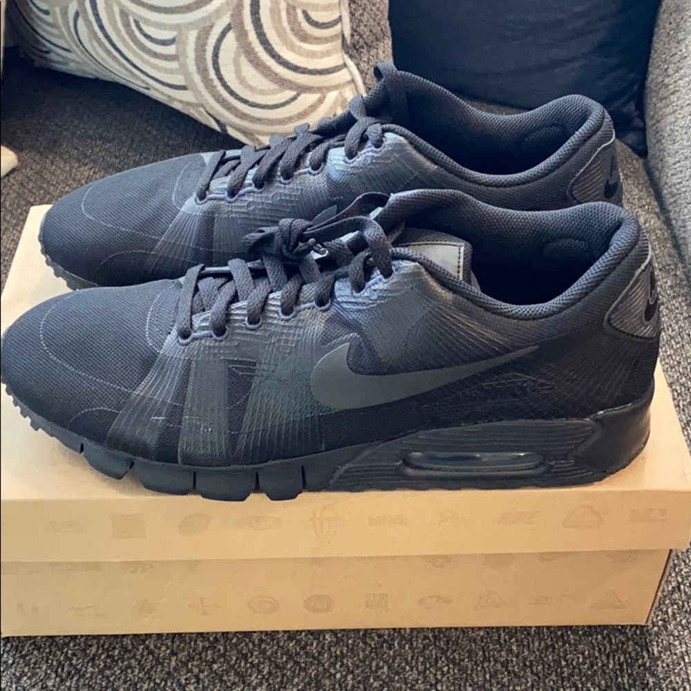Men’s Nike Air Max 90 sneakers